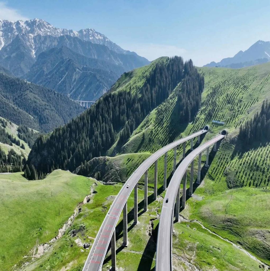 果子沟：穿越天山脈的歷史孔道，伊犁河谷的自然與文化的橋樑- 蘋果旅行, image size:1021x1024